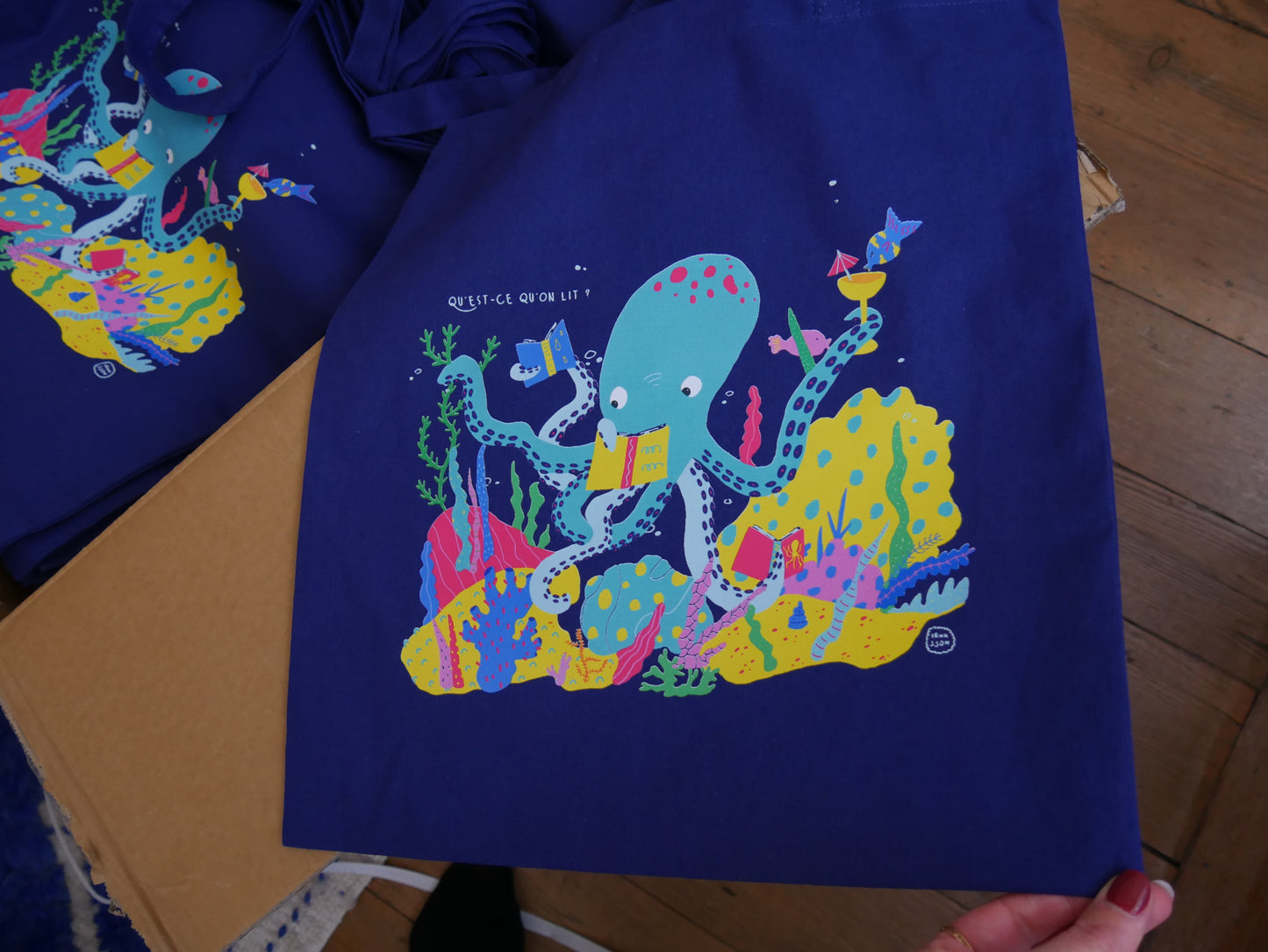 Précommande - Tote bag bleu marine daube de l'été 2025