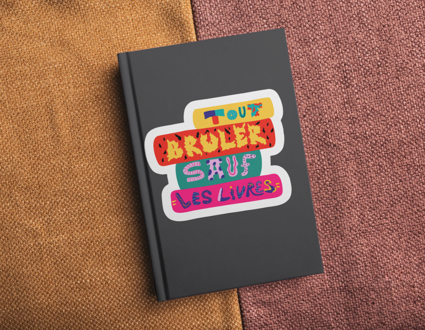Précommande - Sticker "Tout brûler sauf les livres"